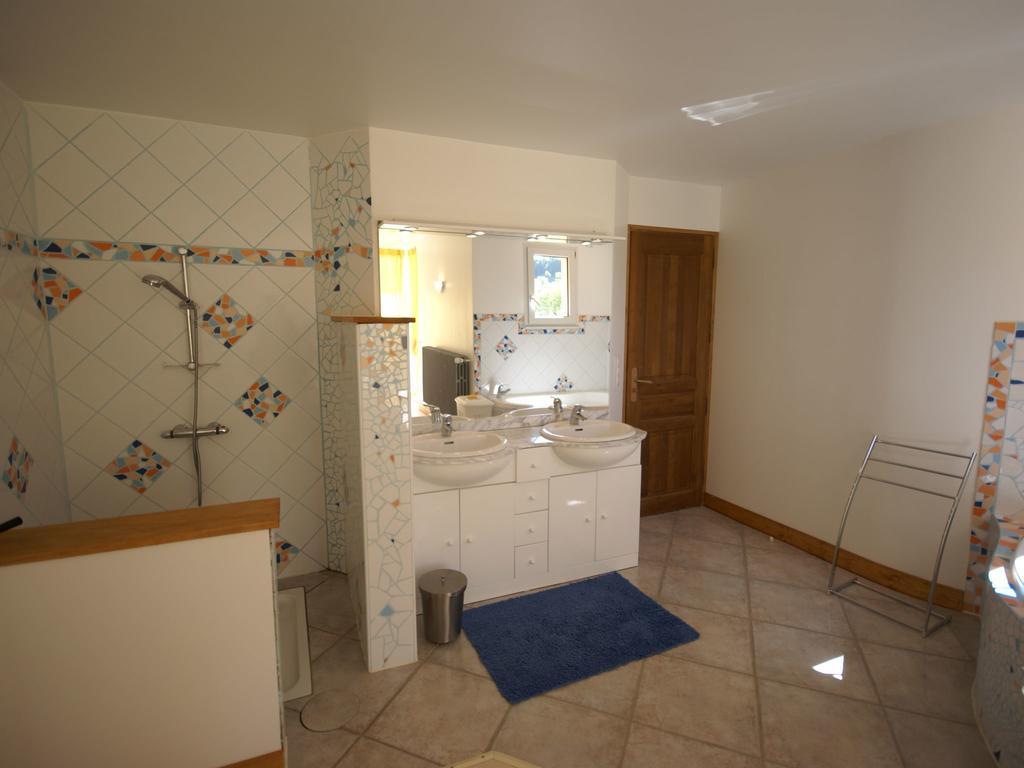 Modern Holiday Home With Private Pool Loubressac ห้อง รูปภาพ