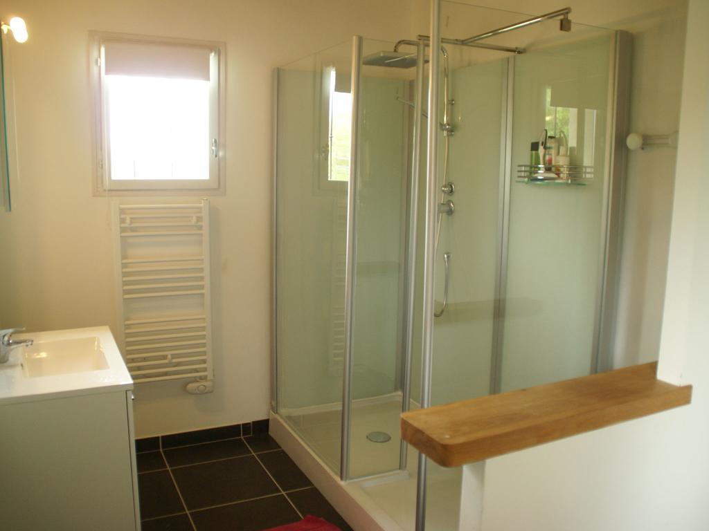 Modern Holiday Home With Private Pool Loubressac ภายนอก รูปภาพ